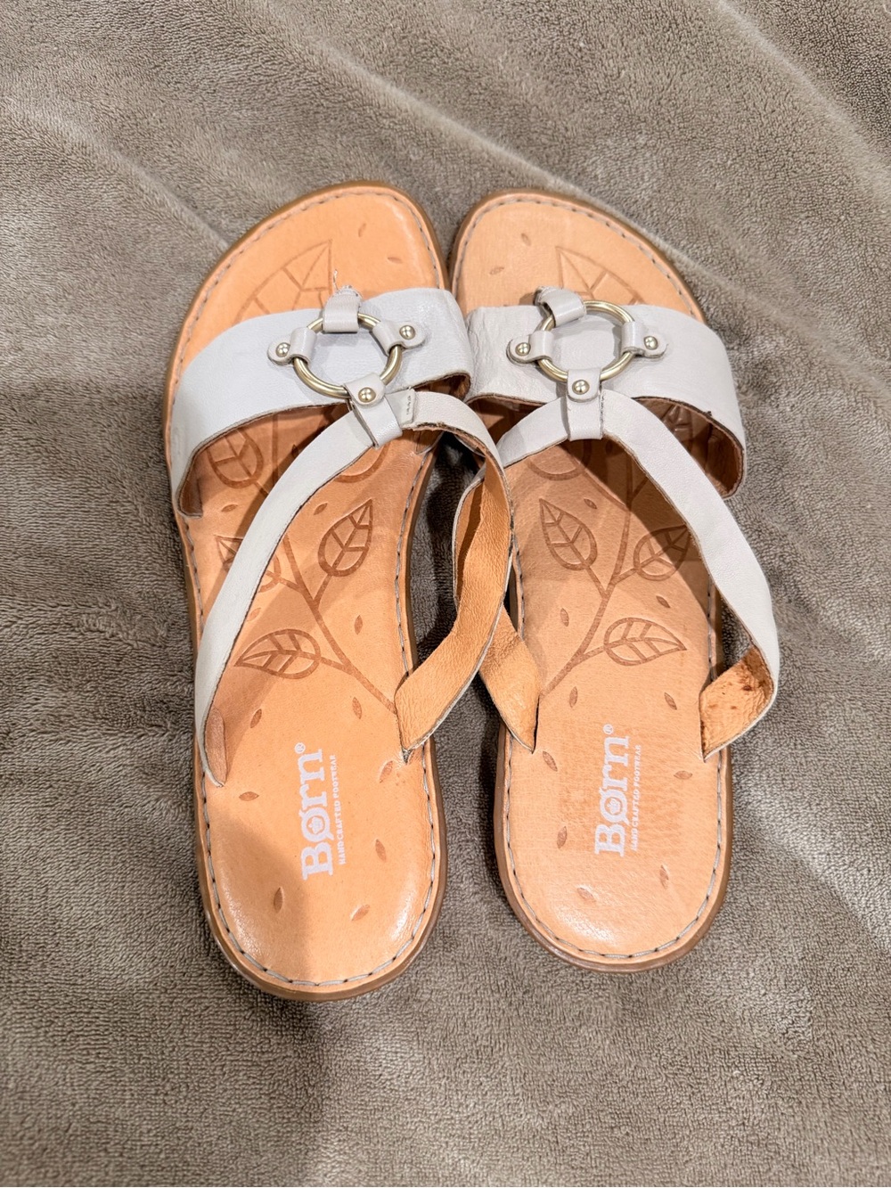 Born Women's Light Gray Leather Thong Sandals with Silver Ring Accent